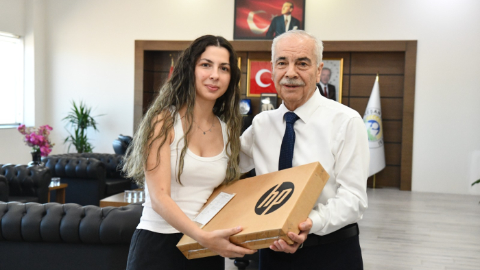 Tıp fakültesi öğrencisi Demirpek’e eğitim desteği