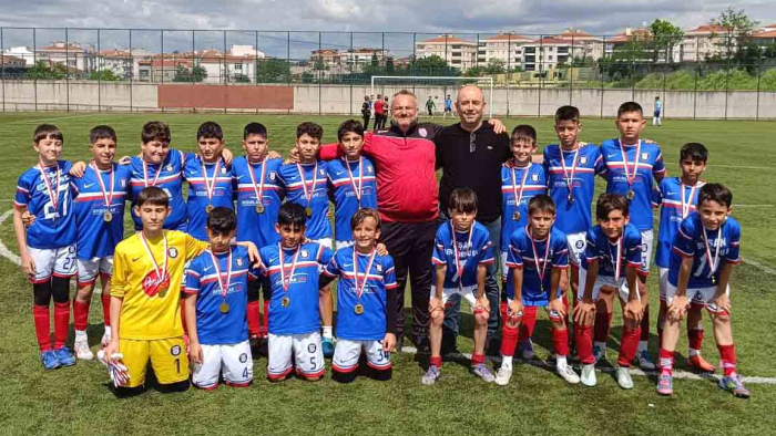 Keşan Genç Ordu U-12 takımı şampiyon oldu