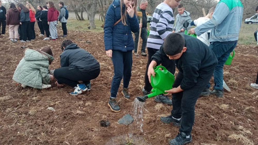 Beyendik Korusu’nda fidanlar toprakla buluştu