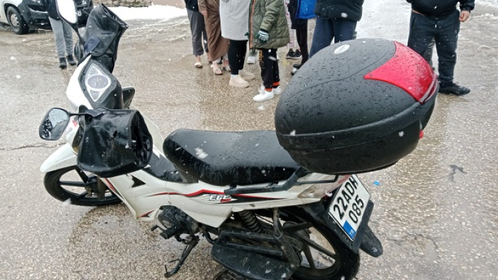 Otomobille motosiklet çarpıştı: 1 yaralı