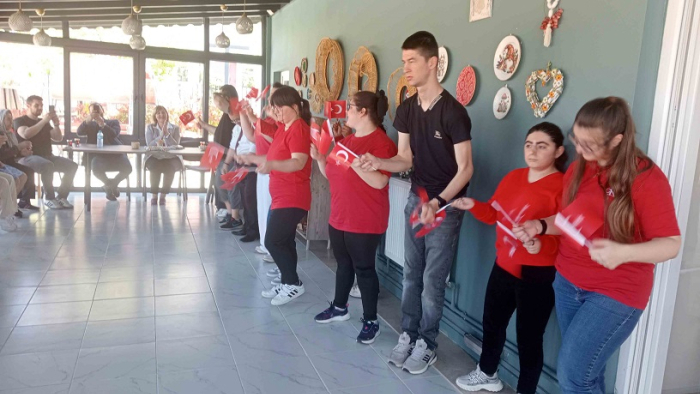 Engelsiz Yaşam Merkezi’nde 23 Nisan kutlaması