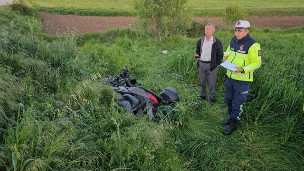 Edirne'de motosiklet devrildi: 1 ölü, 1 yaralı