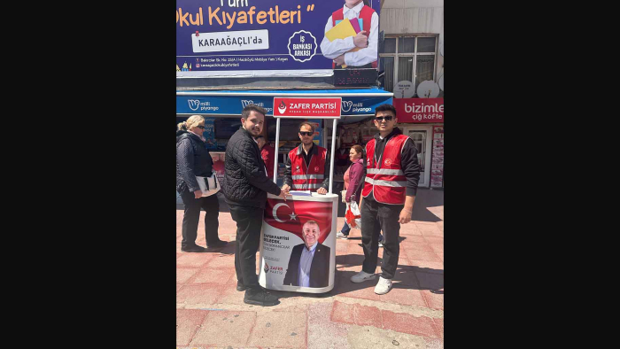Zafer Partili gençlerden imza kampanyası