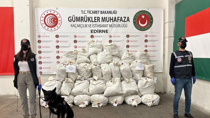 Kapıkule'de otobüste 234 kilo esrar ele geçirildi
