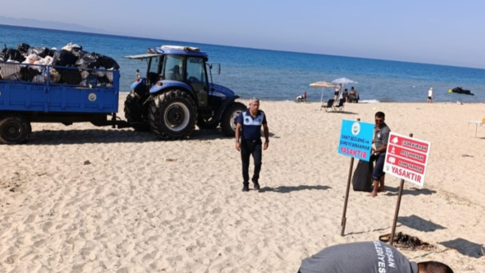 Sahillerden bayram tatili sonrası 200 ton çöp toplandı