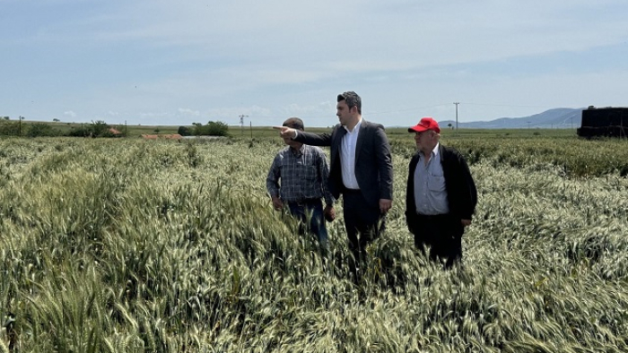 CHP’li Çakır’dan, ‘Tarlada çiftçiyle birlikte kamuoyuna açıklama yap’ çağrısı