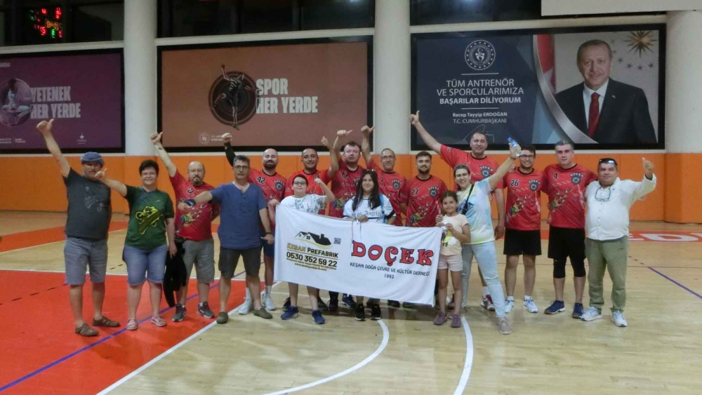Keşan DOÇEK, set vermeden ikinci tura yükseldi