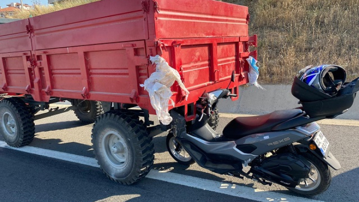 İpsala’da traktörün römorkuna çarpan motosikletin sürücüsü yaralandı