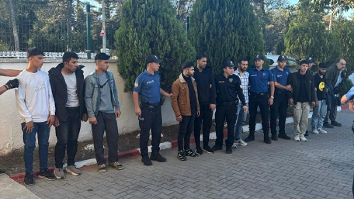 Uzunköprü’de 15 kaçak göçmen yakalandı; 1 gözaltı