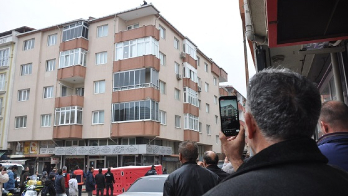 İntihar girişimini film gibi izleyip, cep telefonlarıyla görüntülediler