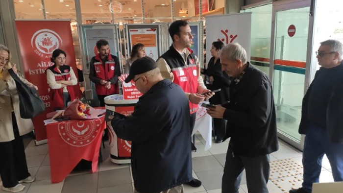 Keşan Sosyal Hizmet Merkezi, kadına şiddete karşı stant açtı