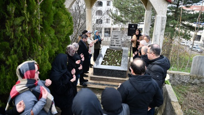 Müftü Raşit Efendi ve Hüseyin Yazır, mezarları başında anıldı