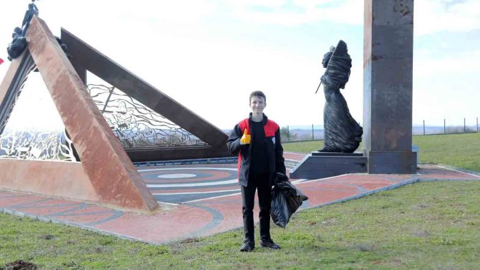 Keşanlı gençten, örnek temizlik hareketi