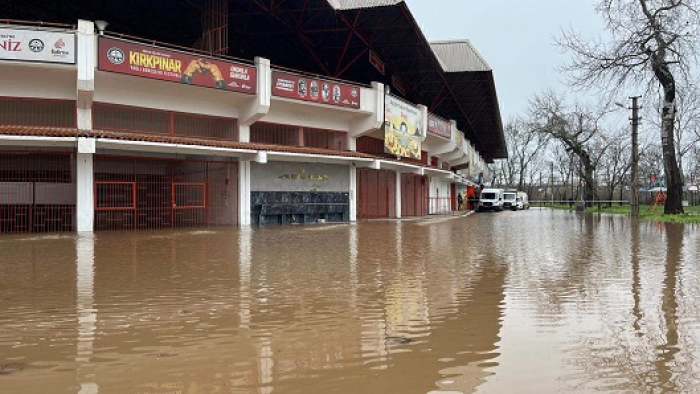 Edirne’de Sarayiçi sular altında kaldı
