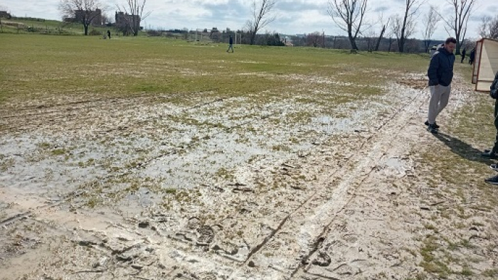 Yoğun yağış sonrası saha zeminleri zarar gördü; 2 amatör lig maçı ertelendi