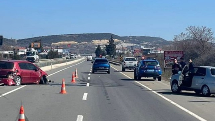 Keşan’da 2 otomobil çarpıştı; 1 yaralı