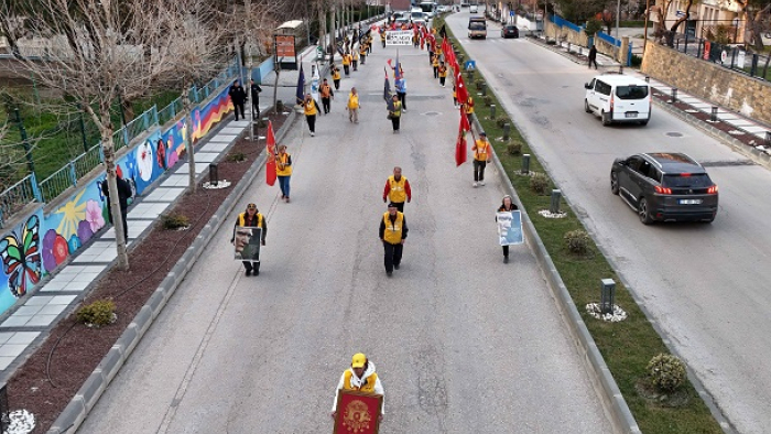 Çanakkale'ye yürüyen '57'nci Alay' korteji, Keşan’a ulaştı