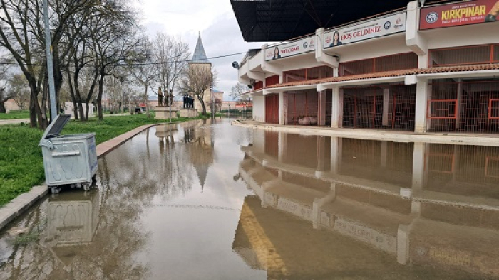 Tunca Nehri için 'turuncu' alarm verildi; er meydanı yine sular altında