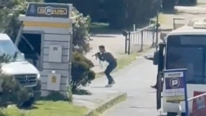 Polislerle silahlı çatışmaya giren 3 terörist etkisiz hale getirildi