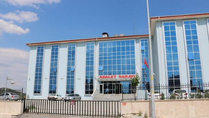 Tartıştığı husumetlisini bıçaklayarak ağır yaralayan kadın tutuklandı
