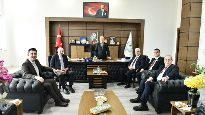 Mehmet Özcan, CHP heyetini belediyede ağırladı