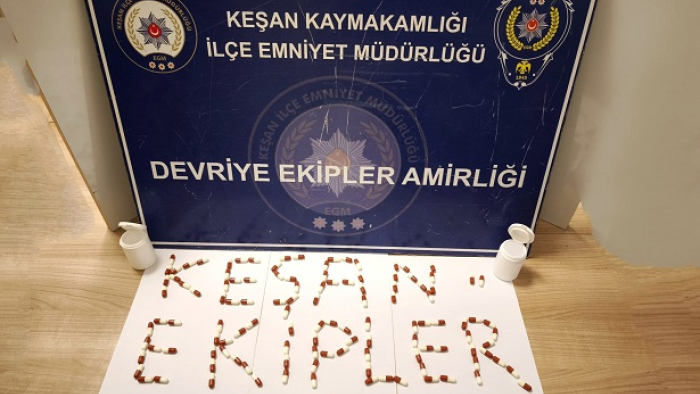 Keşan’da arama yapılan evde 120 sentetik ecza ele geçirildi
