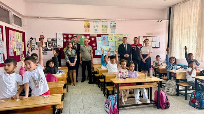 Keşan’da Dünya Süt Günü’nde öğrencilere süt dağıtıldı