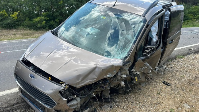 Mecidiye yolunda otomobille hafif ticari araç çarpıştı: 5 yaralı