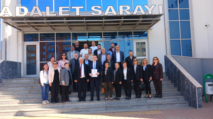 YENİ Parti Keşan İlçe Başkanı Anıl Çakır ve yönetim kurulu üyeleri mazbatalarını aldı