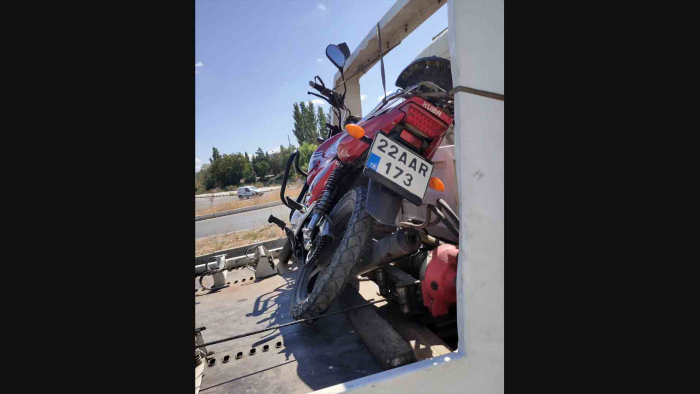 Devrilen motosikletin sürücüsü yaralandı